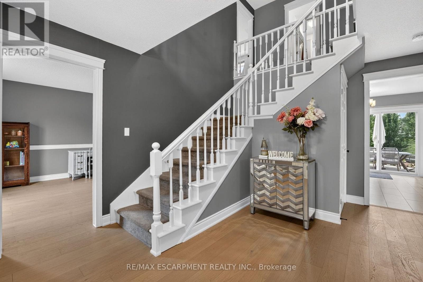 Single Family at 3626 Glen Elgin Drive, Lincoln (Lincoln-Jordan/Vineland), Ontario - Photo 5 - RE/MAX Garden City Realty