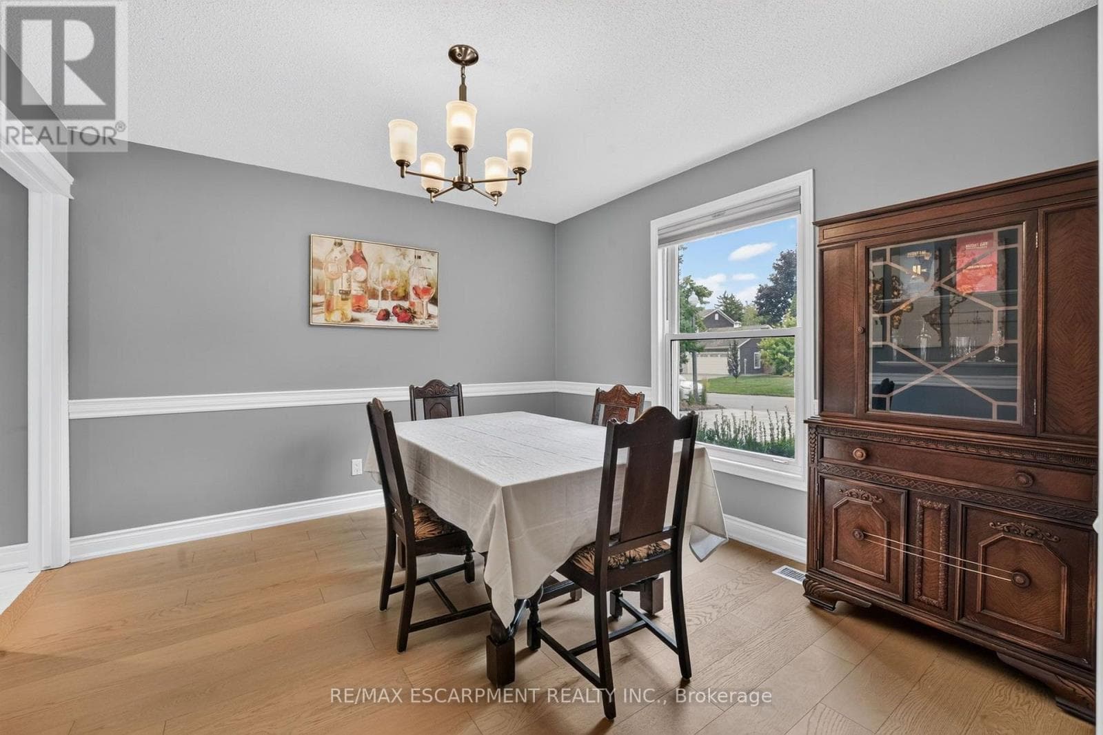Single Family at 3626 Glen Elgin Drive, Lincoln (Lincoln-Jordan/Vineland), Ontario - Photo 7 - RE/MAX Garden City Realty