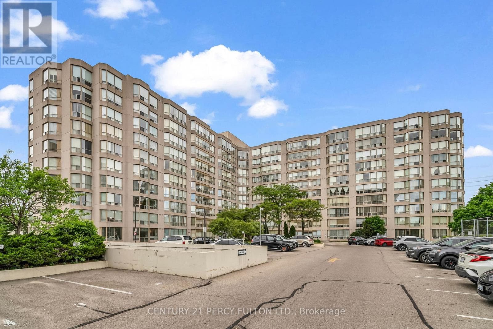 611- 309 Major Mackenzie Avenue