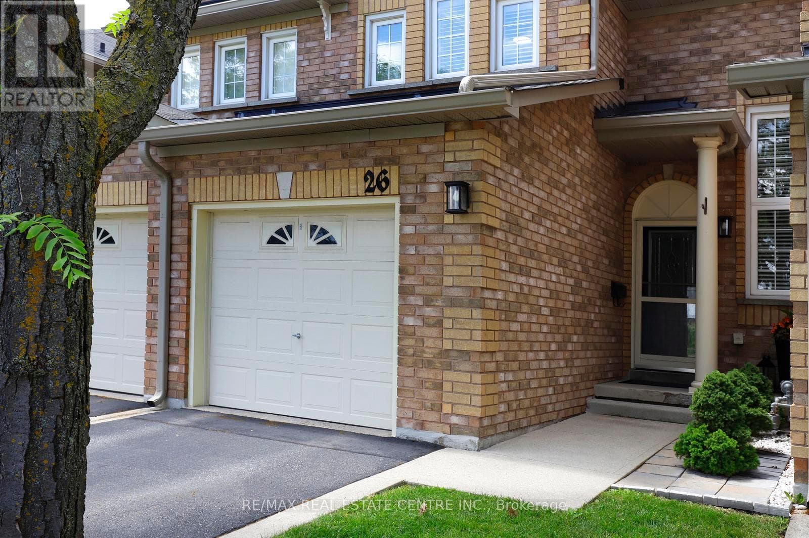 Single Family at 26- 2022 Atkinson Drive, Burlington (Rose), Ontario - Photo 2 - RE/MAX Garden City Realty
