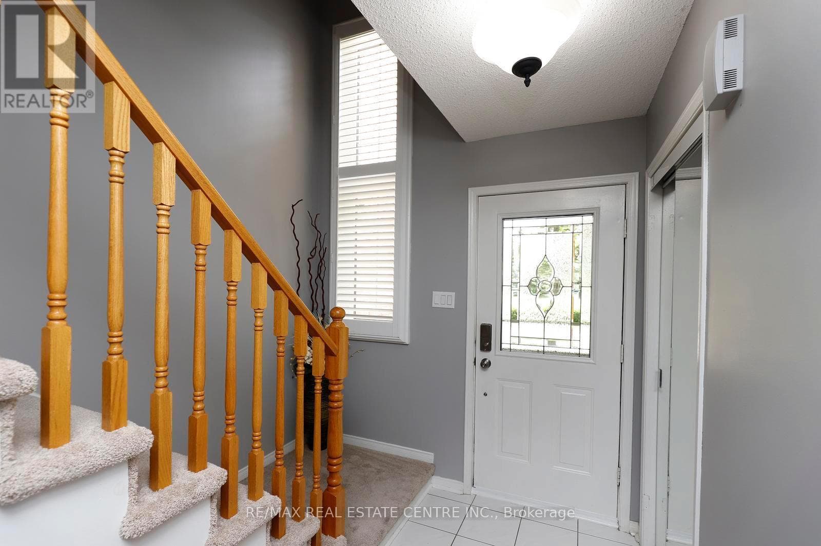 Single Family at 26- 2022 Atkinson Drive, Burlington (Rose), Ontario - Photo 4 - RE/MAX Garden City Realty