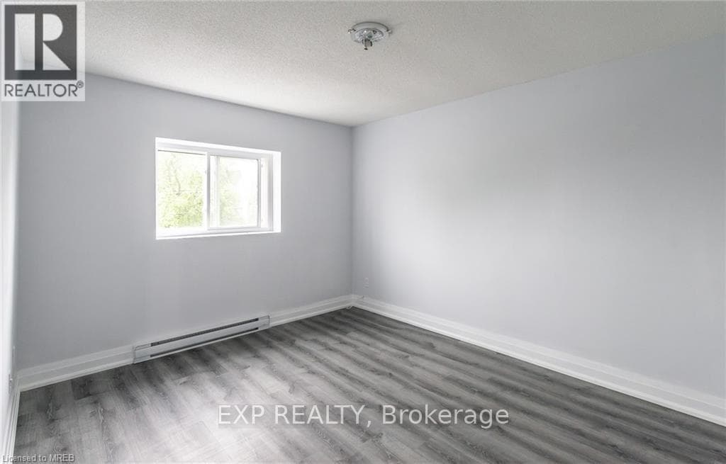Single Family at 9- 517 Elm Street, Port Colborne (Main Street), Ontario - Photo 3 - RE/MAX Garden City Realty