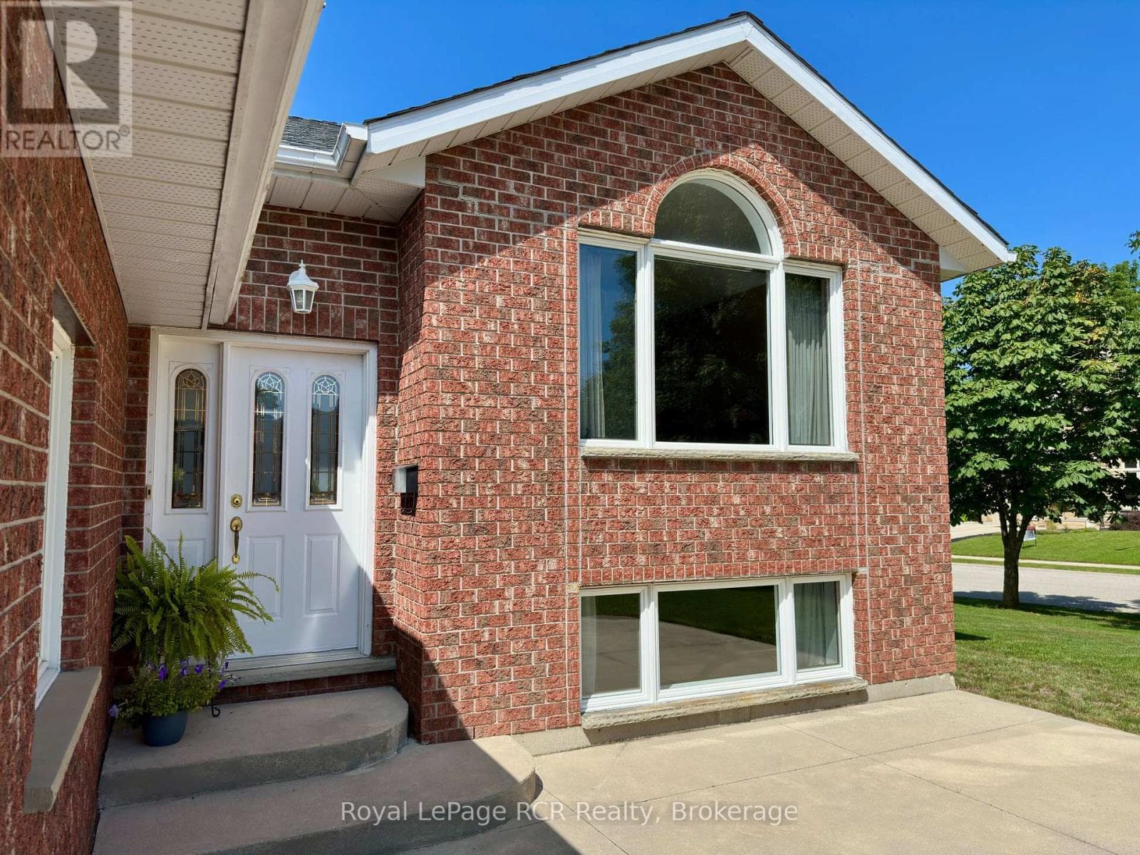 Single Family at 238 4th Street Crescent, Hanover, Ontario - Photo 10 - RE/MAX Garden City Realty