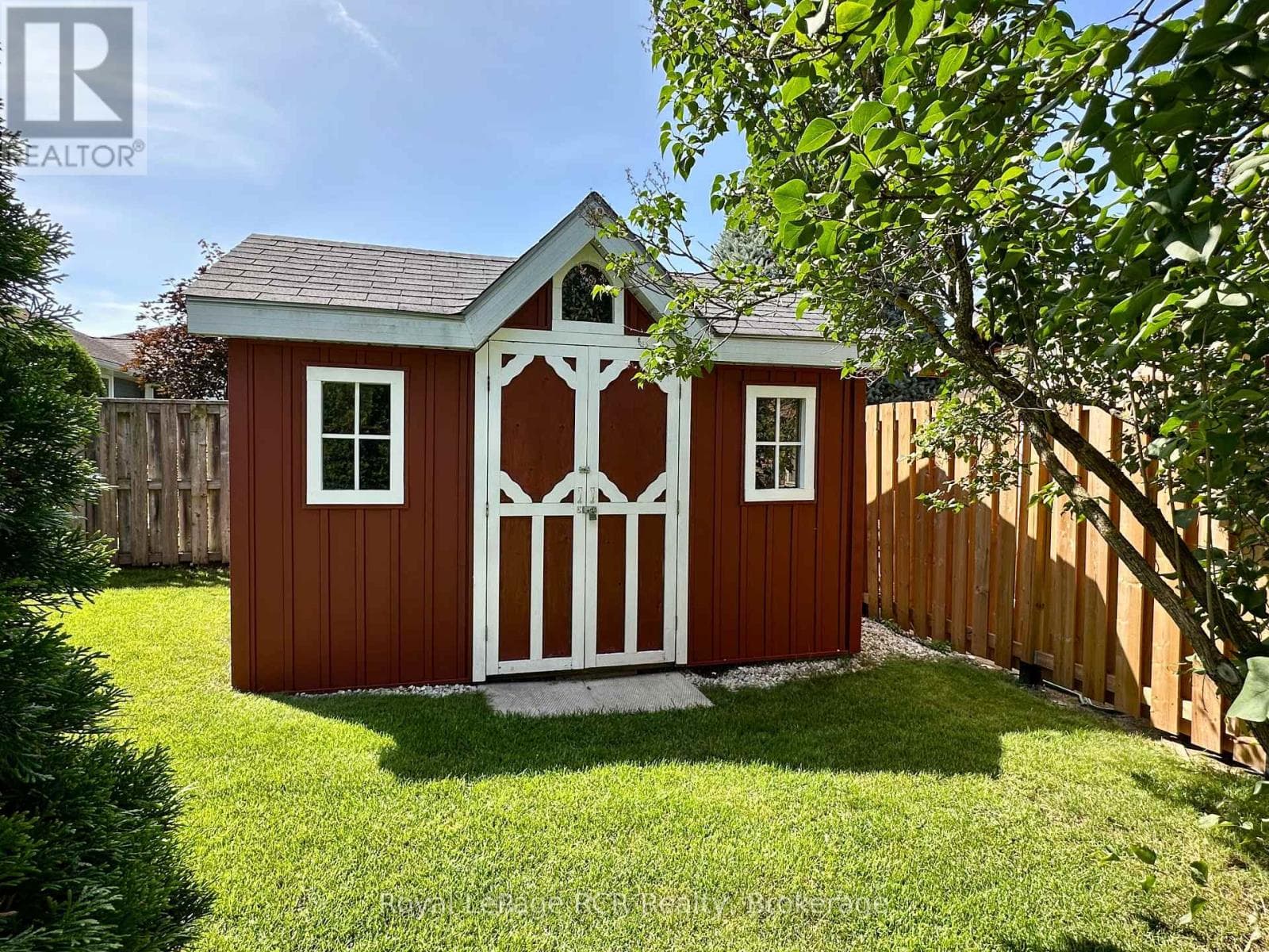 Single Family at 238 4th Street Crescent, Hanover, Ontario - Photo 6 - RE/MAX Garden City Realty