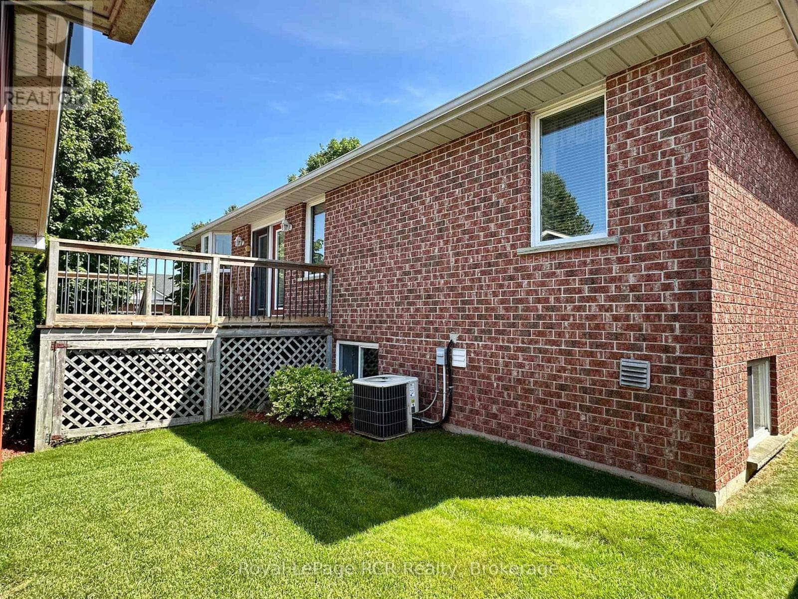 Single Family at 238 4th Street Crescent, Hanover, Ontario - Photo 7 - RE/MAX Garden City Realty