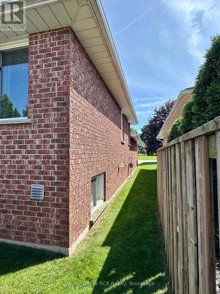 Single Family at 238 4th Street Crescent, Hanover, Ontario - Photo 8 - RE/MAX Garden City Realty