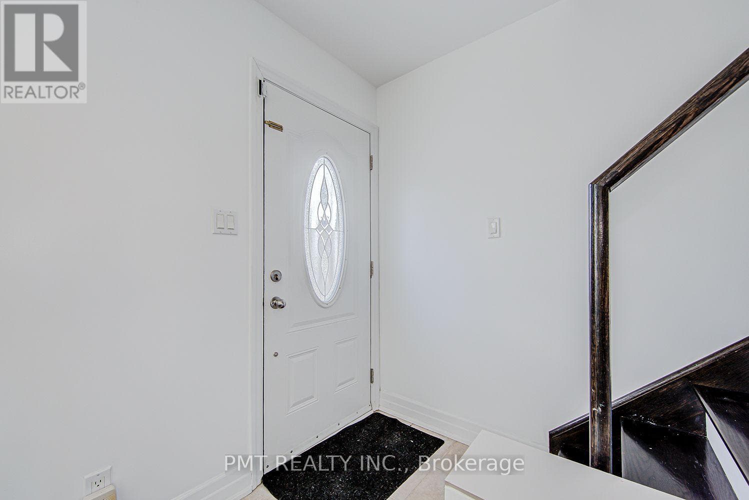 Single Family at 14 Coventry Street, Toronto (Oakridge), Ontario - Photo 3 - RE/MAX Garden City Realty