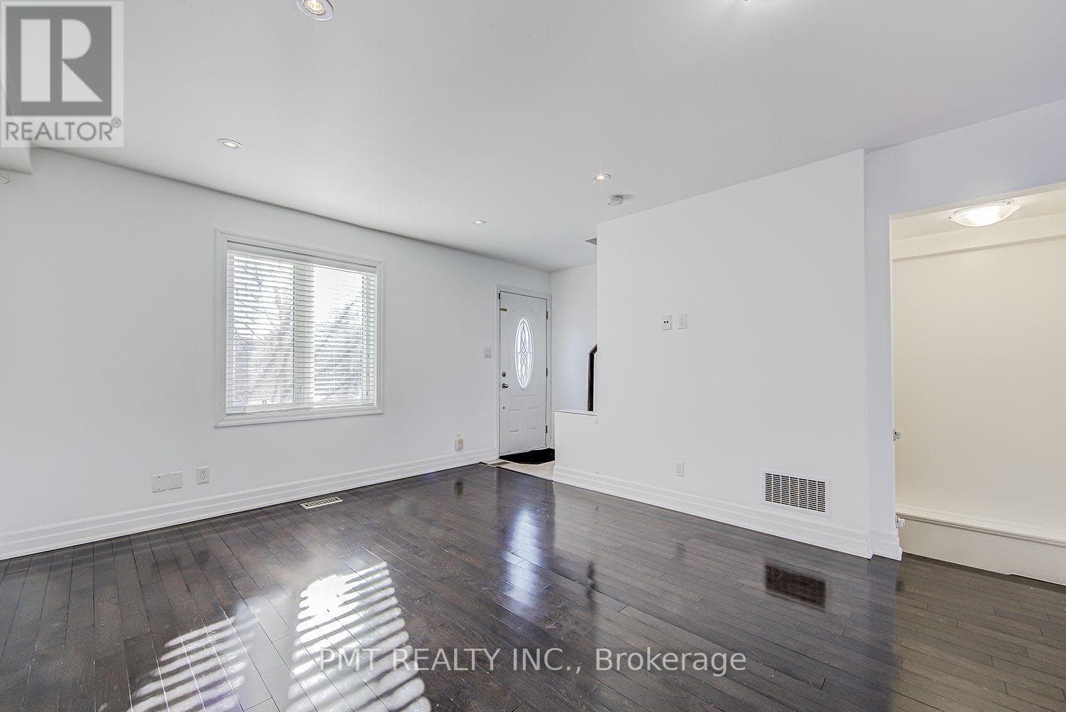 Single Family at 14 Coventry Street, Toronto (Oakridge), Ontario - Photo 5 - RE/MAX Garden City Realty