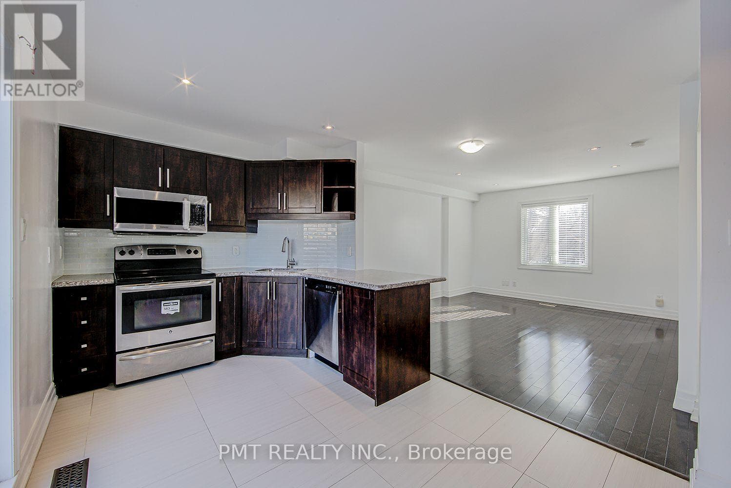 Single Family at 14 Coventry Street, Toronto (Oakridge), Ontario - Photo 9 - RE/MAX Garden City Realty