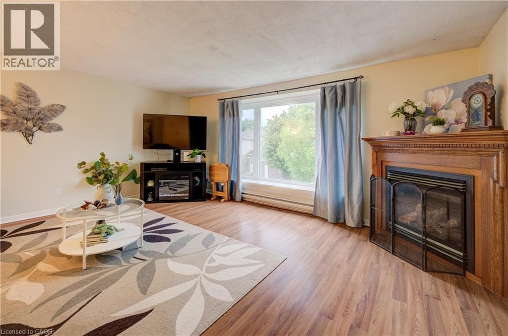 Single Family at 38- 175 ELM RIDGE Drive, Kitchener, Ontario - Photo 5 - RE/MAX Garden City Realty