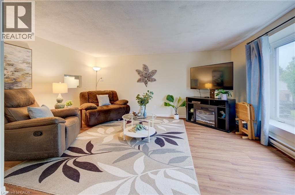 Single Family at 38- 175 ELM RIDGE Drive, Kitchener, Ontario - Photo 6 - RE/MAX Garden City Realty
