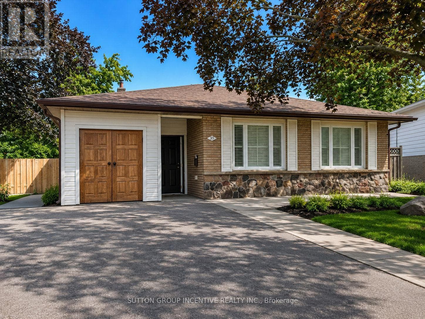 35 Davies Crescent