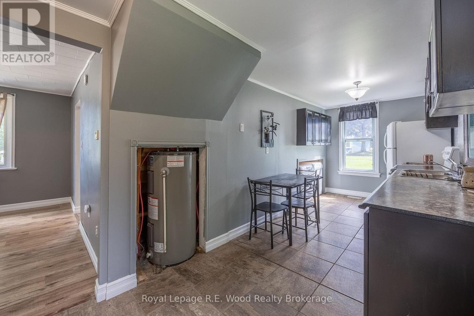 Single Family at 5 FIRST Alley, Tillsonburg, Ontario - Photo 8 - RE/MAX Garden City Realty
