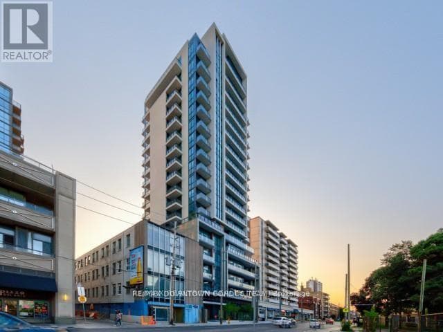 303- 1486 Bathurst Street