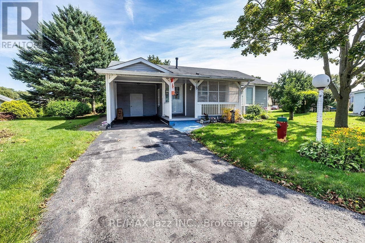 Single Family at 5 King Court, Clarington (Newcastle), Ontario - Photo 2 - RE/MAX Garden City Realty