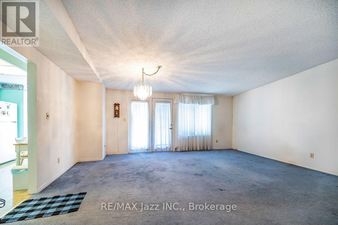 Single Family at 5 King Court, Clarington (Newcastle), Ontario - Photo 7 - RE/MAX Garden City Realty