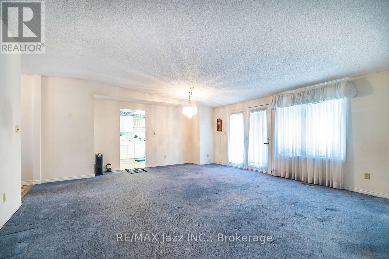 Single Family at 5 King Court, Clarington (Newcastle), Ontario - Photo 8 - RE/MAX Garden City Realty
