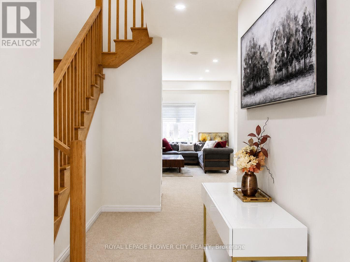 Single Family at 18 Jenner Drive, Brant (Paris), Ontario - Photo 4 - RE/MAX Garden City Realty