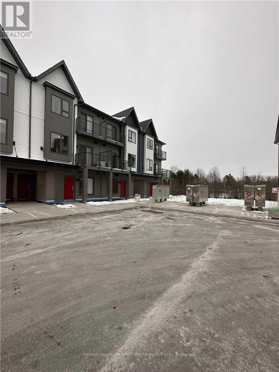 905- 2635 William Jackson Drive