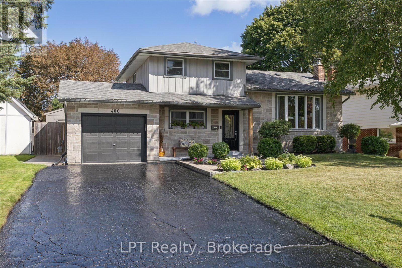 Single Family at 406 Glenmar Avenue, Oshawa (Northglen), Ontario - Photo 3 - RE/MAX Garden City Realty