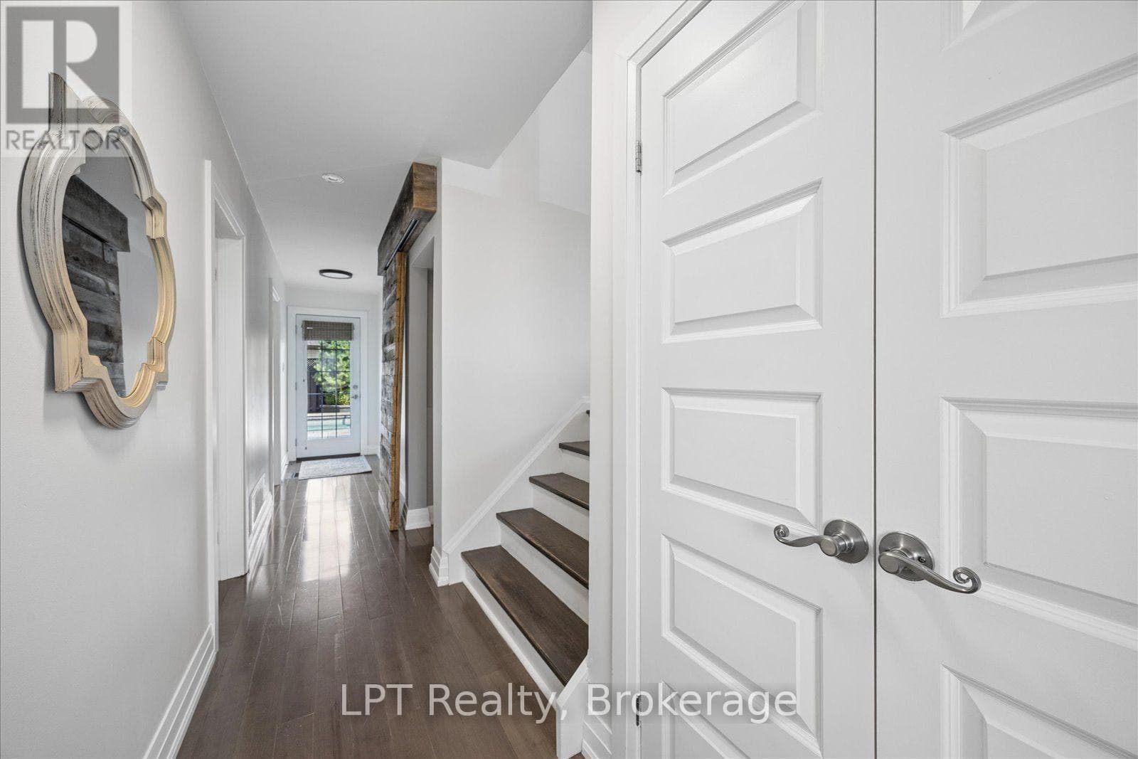 Single Family at 406 Glenmar Avenue, Oshawa (Northglen), Ontario - Photo 6 - RE/MAX Garden City Realty