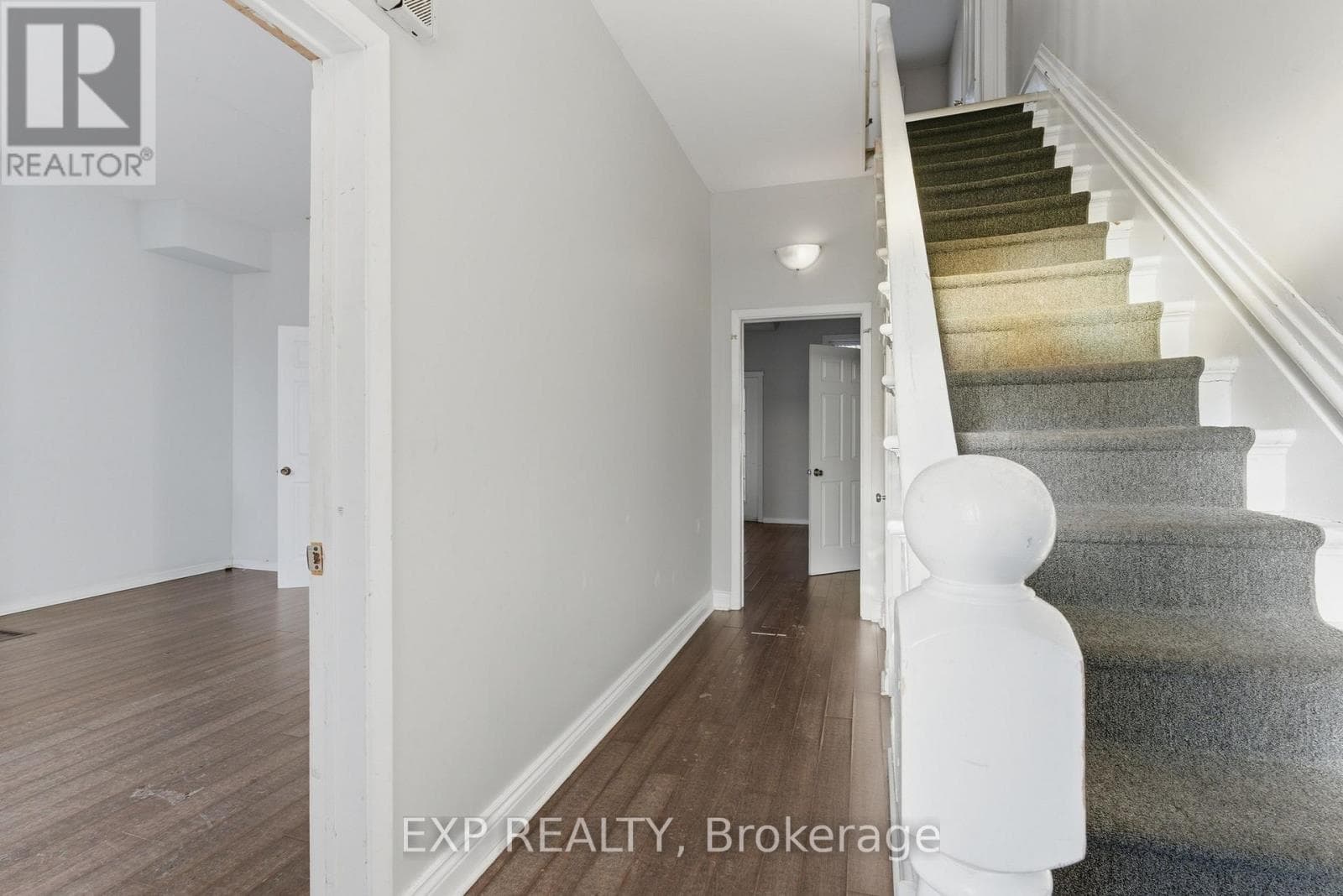 Single Family at 175 King Street, St. Catharines (Downtown), Ontario - Photo 5 - RE/MAX Garden City Realty