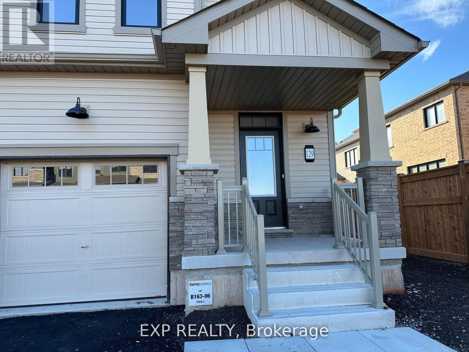 Single Family at 129 Masters Street, Welland (Dain City), Ontario - Photo 2 - RE/MAX Garden City Realty