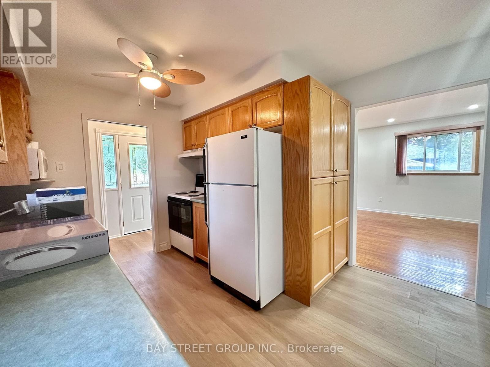 Single Family at 180 Rose Street, Barrie (Wellington), Ontario - Photo 3 - RE/MAX Garden City Realty