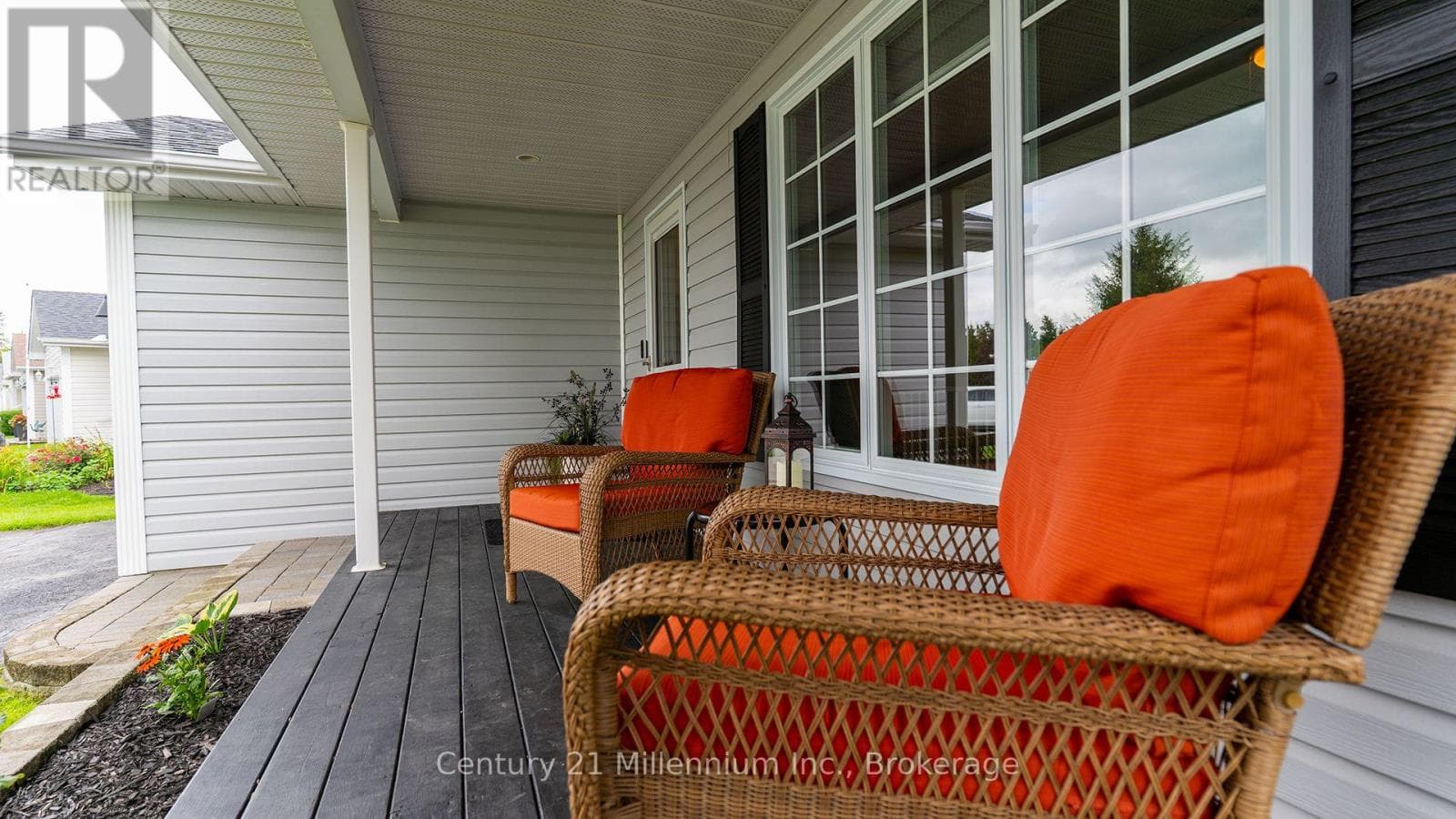 Single Family at 12 Illinois Crescent, Wasaga Beach, Ontario - Photo 4 - RE/MAX Garden City Realty
