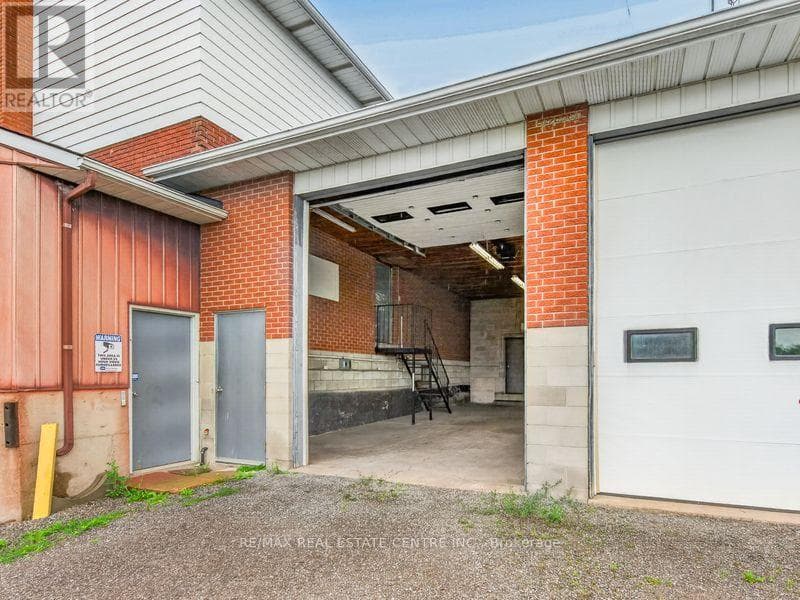 Industrial at Bay 3 & 4- 8268 Highway No 20 Highway, Grimsby (Grimsby Escarpment), Ontario - Photo 10 - RE/MAX Garden City Realty