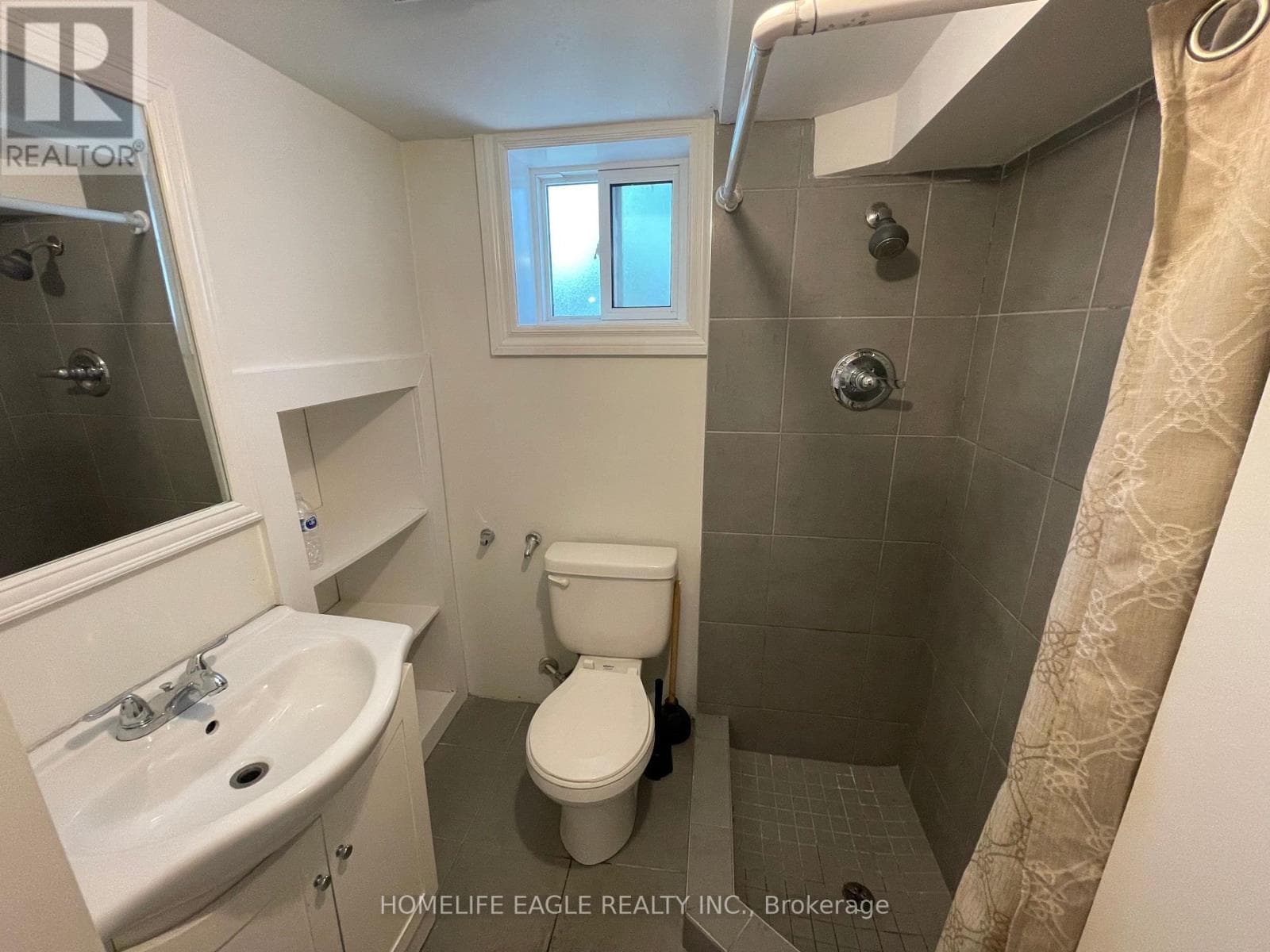 Single Family at 1277 Broadview Avenue, Toronto (Broadview North), Ontario - Photo 6 - RE/MAX Garden City Realty