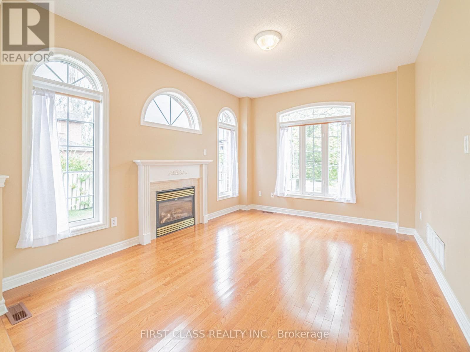 Single Family at 2507 Nichols Drive, Oakville (WC Wedgewood Creek), Ontario - Photo 9 - RE/MAX Garden City Realty