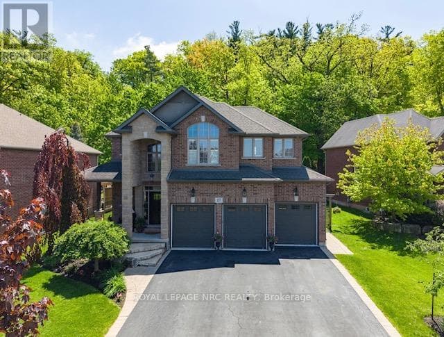 Single Family at 27 Bell Avenue, Grimsby (Grimsby East), Ontario - Photo 2 - RE/MAX Garden City Realty