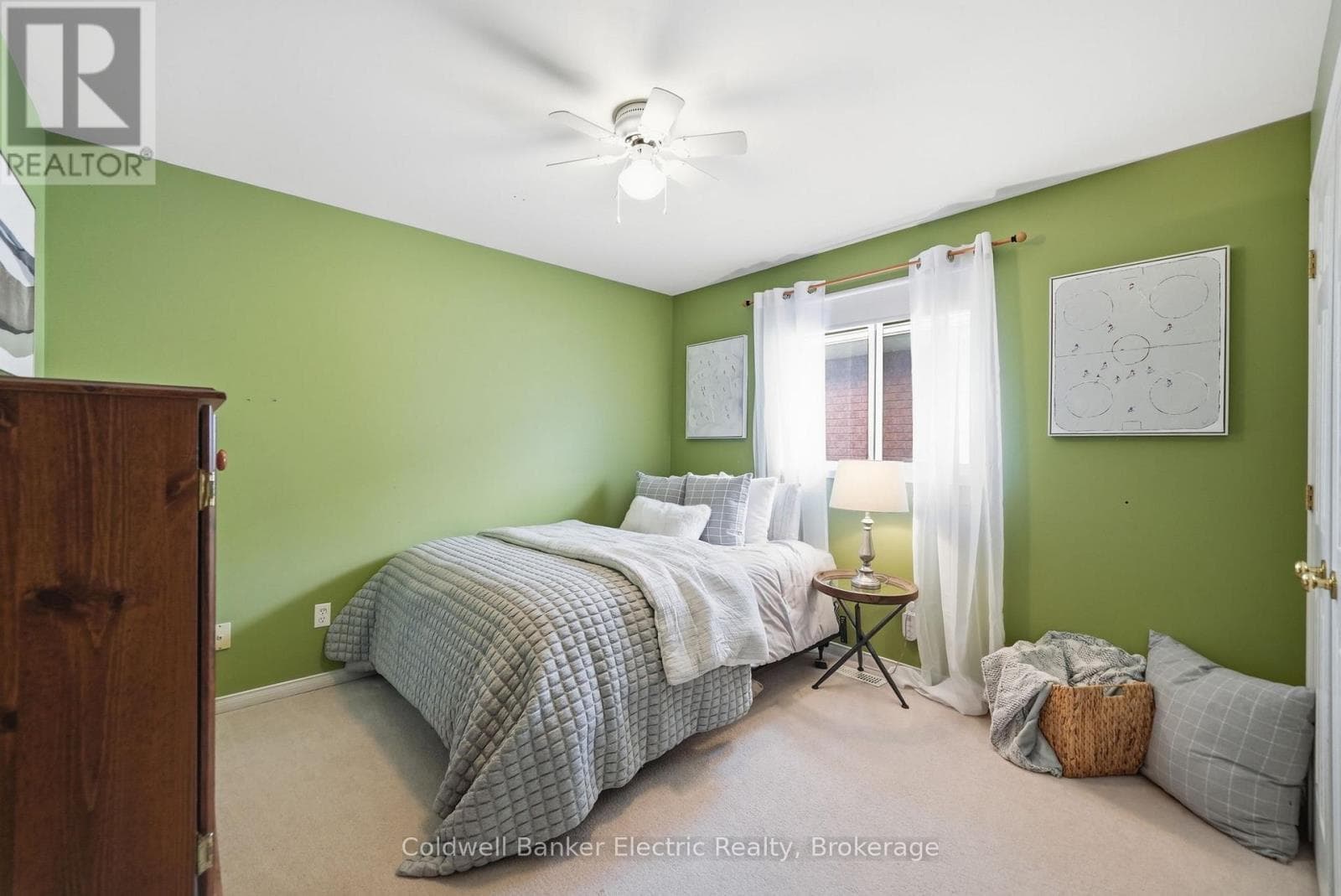 Single Family at 854 Abbey Lane, Peterborough (Ashburnham Ward 4), Ontario - Photo 10 - RE/MAX Garden City Realty