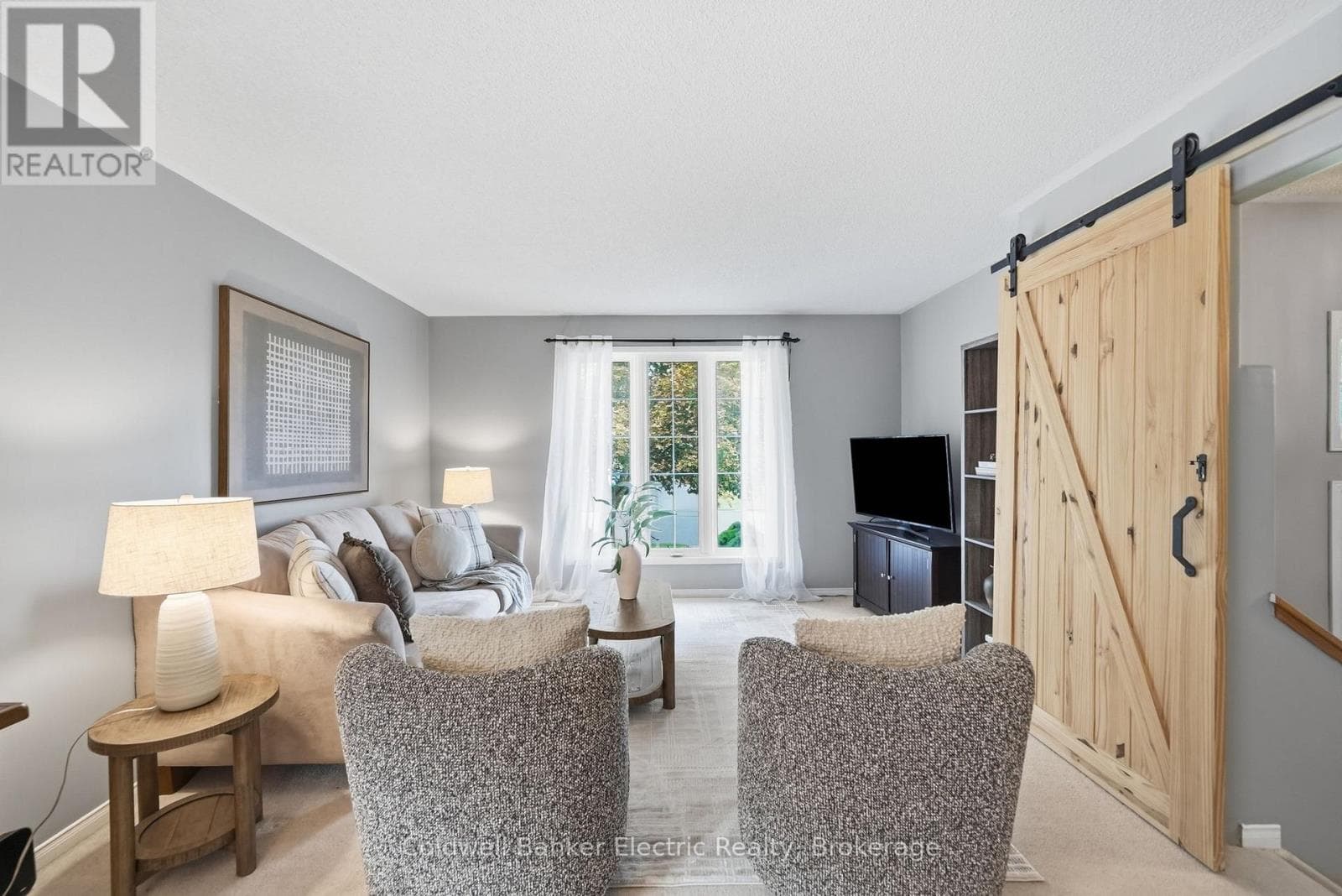 Single Family at 854 Abbey Lane, Peterborough (Ashburnham Ward 4), Ontario - Photo 5 - RE/MAX Garden City Realty