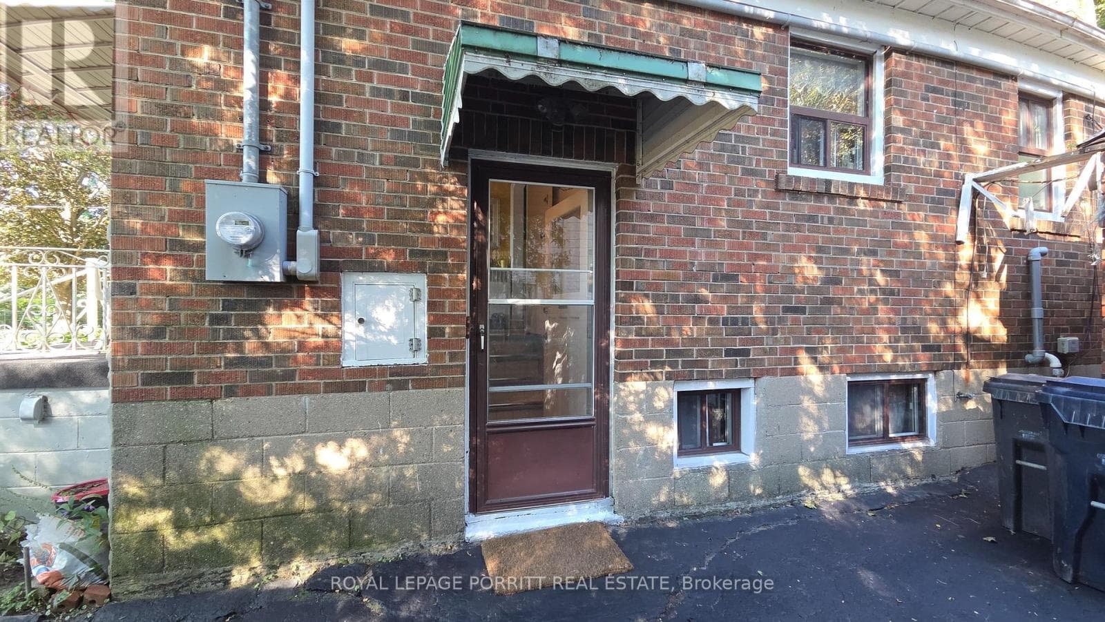 Single Family at Lower- 8 Meaford Avenue, Toronto (Long Branch), Ontario - Photo 2 - RE/MAX Garden City Realty