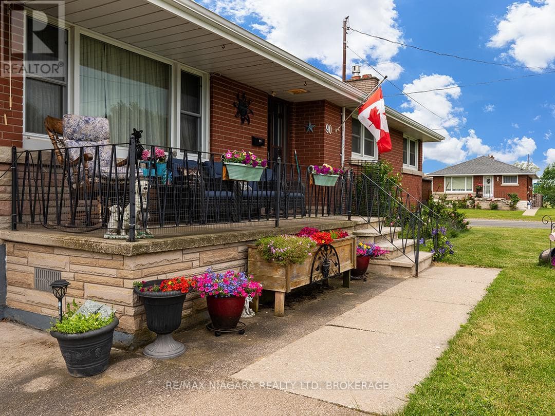 Single Family at 90 John Street, Port Colborne (Killaly East), Ontario - Photo 2 - RE/MAX Garden City Realty