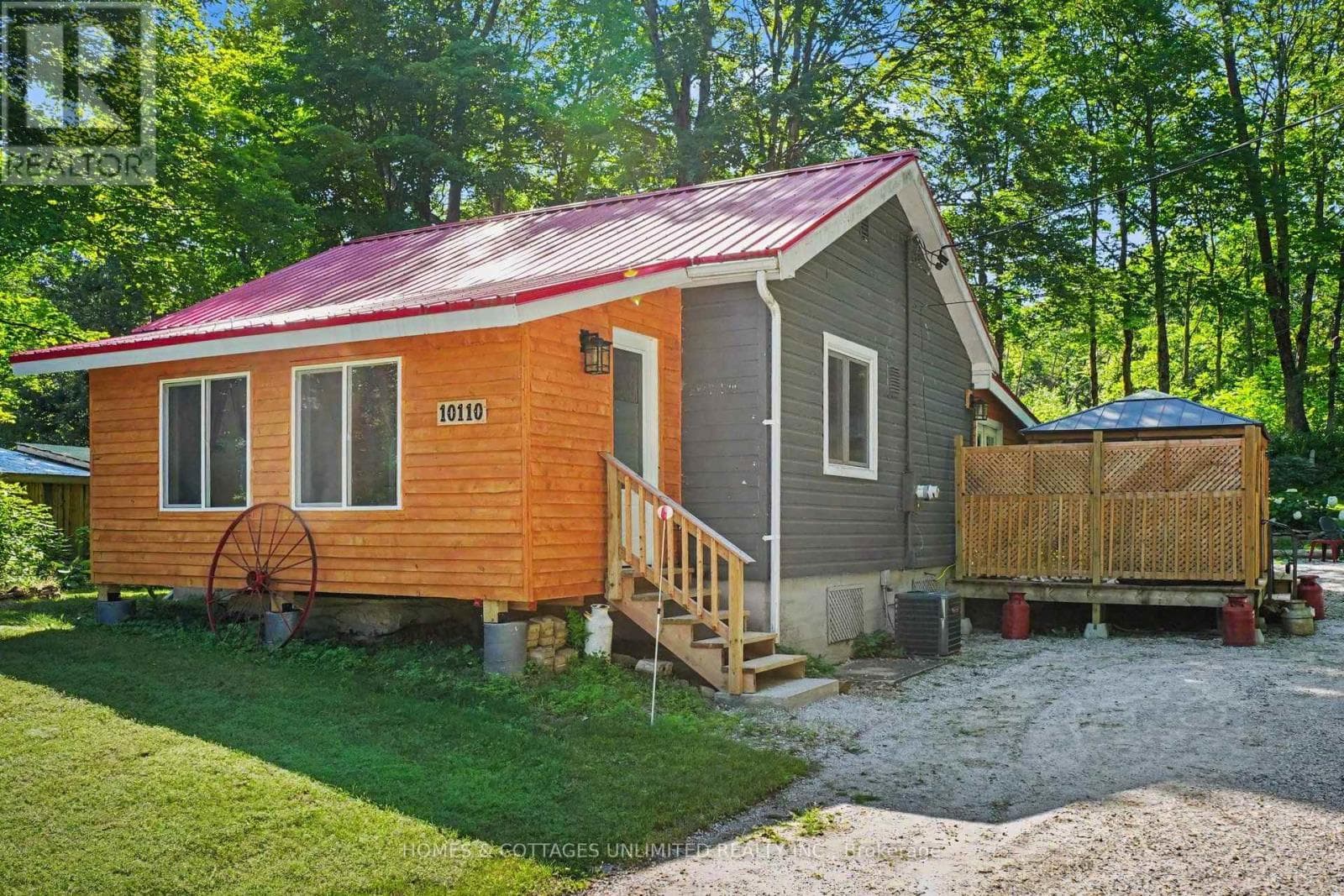 Single Family at 10110 509 Road, Frontenac (Frontenac North), Ontario - Photo 2 - RE/MAX Garden City Realty