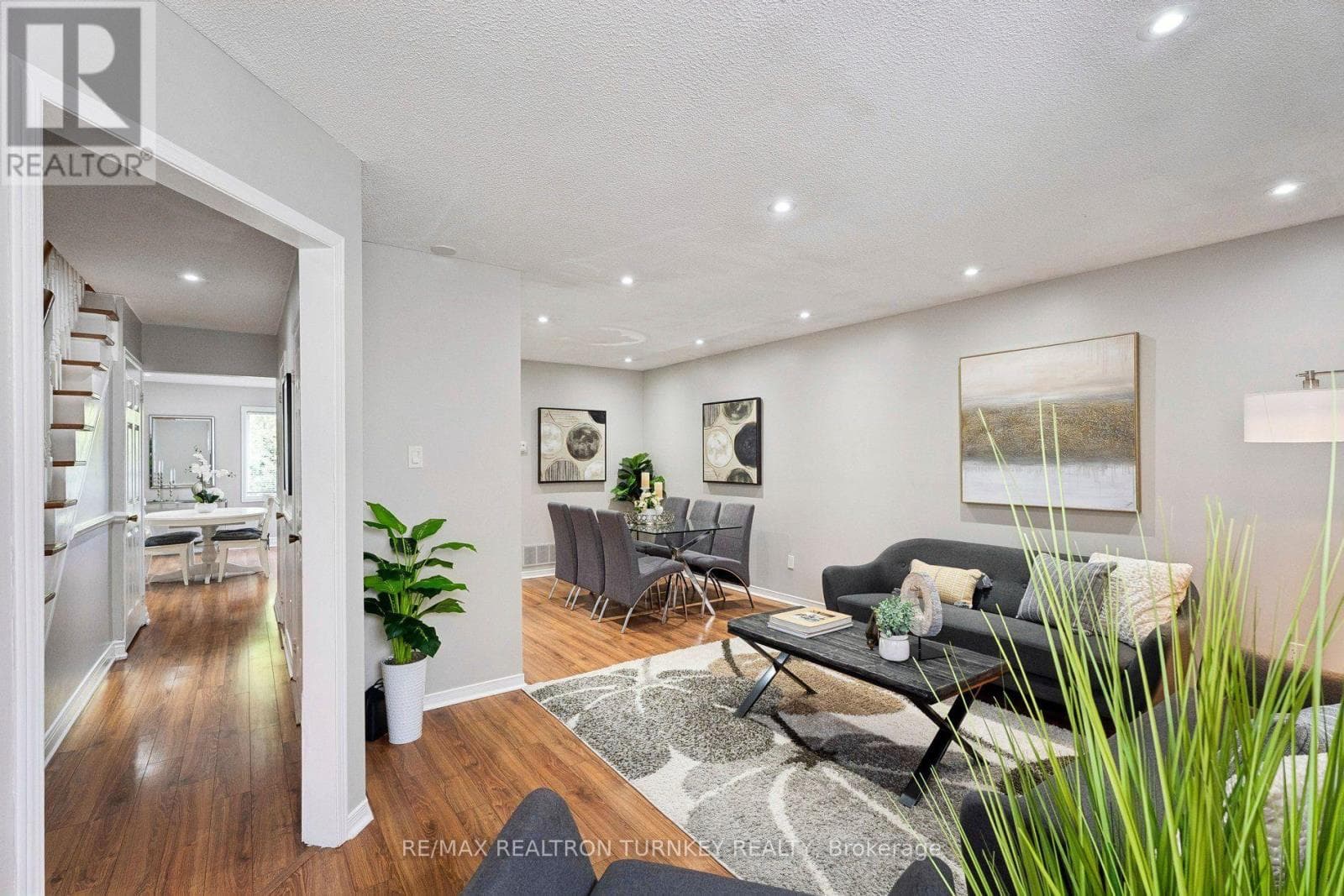 Single Family at 805 Playter Crescent, Newmarket (Armitage), Ontario - Photo 5 - RE/MAX Garden City Realty