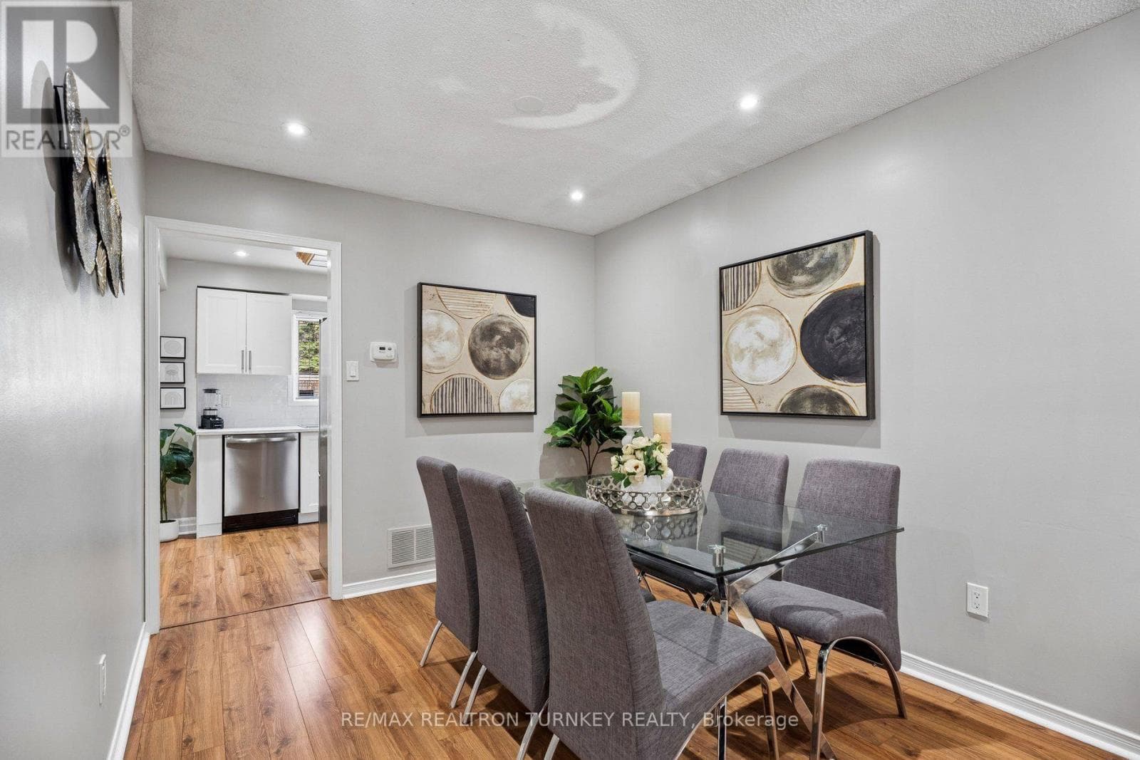 Single Family at 805 Playter Crescent, Newmarket (Armitage), Ontario - Photo 9 - RE/MAX Garden City Realty