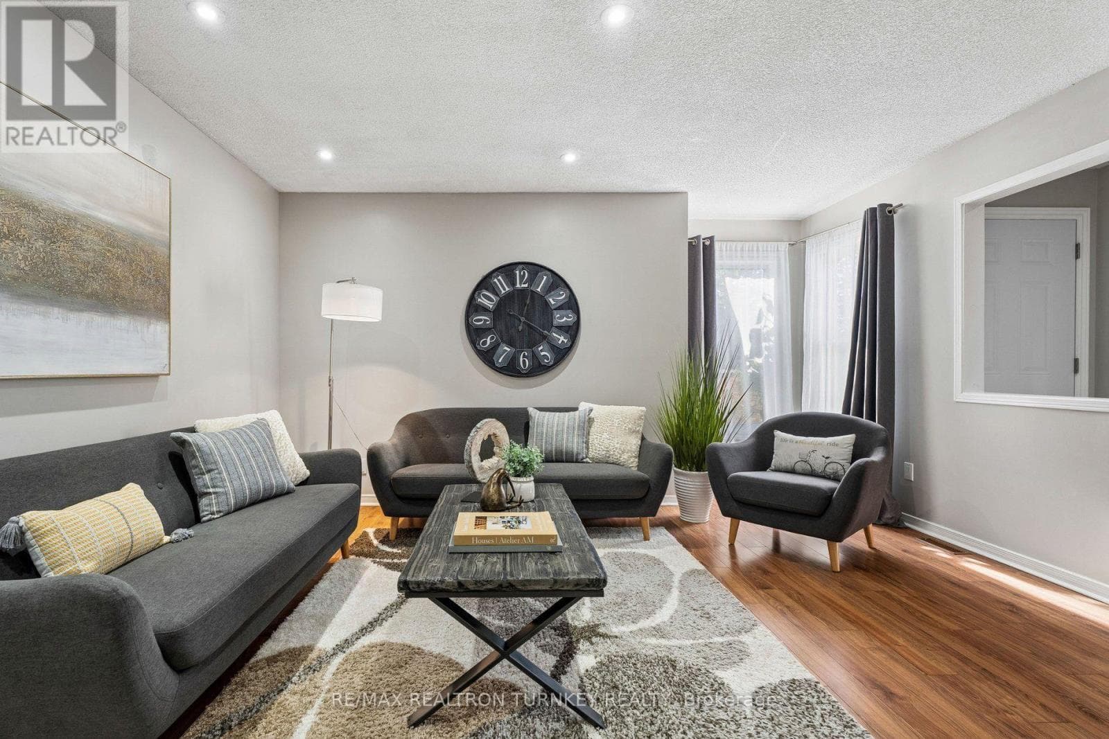 Single Family at 805 Playter Crescent, Newmarket (Armitage), Ontario - Photo 7 - RE/MAX Garden City Realty