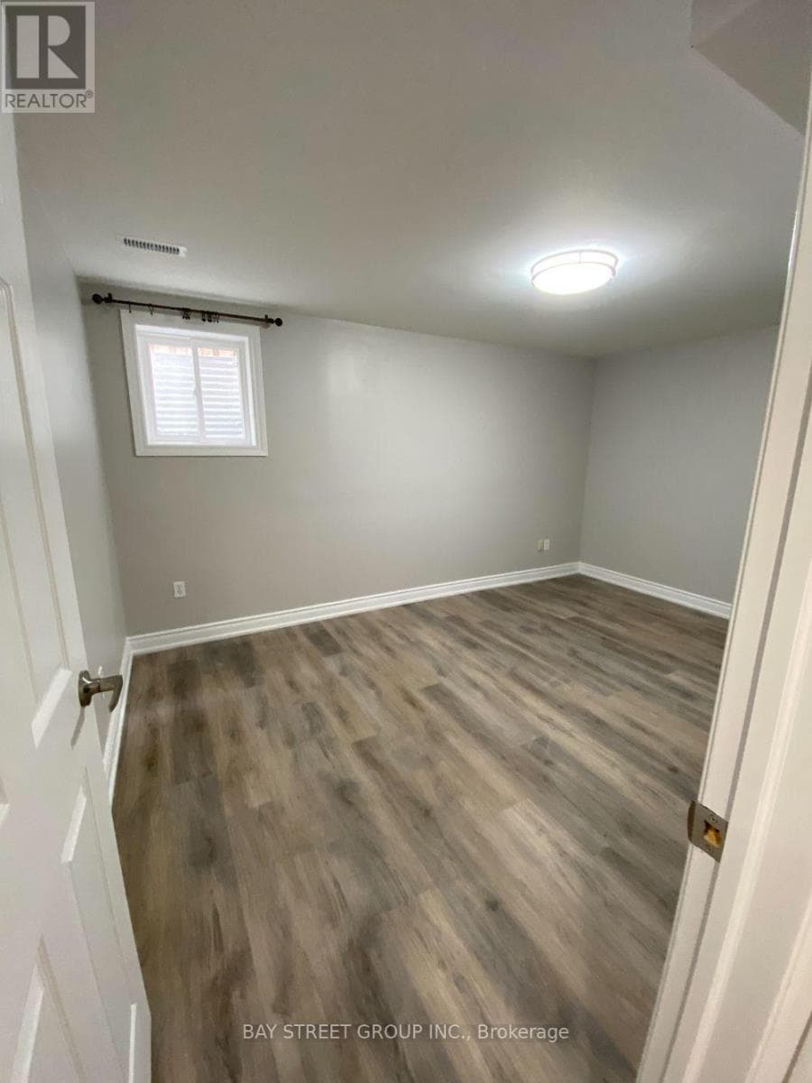 Single Family at Lower- 8223 MARCON Street, Niagara Falls (Ascot), Ontario - Photo 10 - RE/MAX Garden City Realty