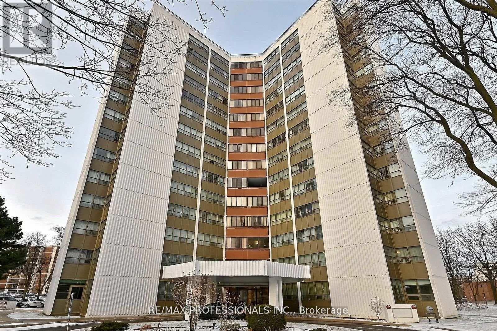 802- 2323 Confederation Parkway