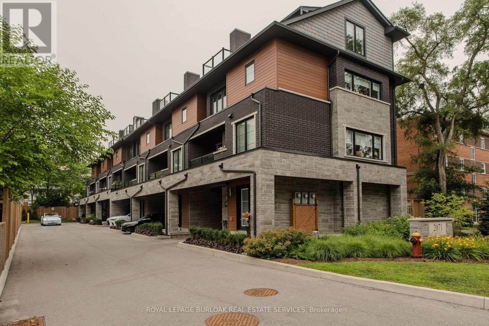 Single Family at 3- 2071 Ghent Avenue, Burlington (Brant), Ontario - Photo 3 - RE/MAX Garden City Realty