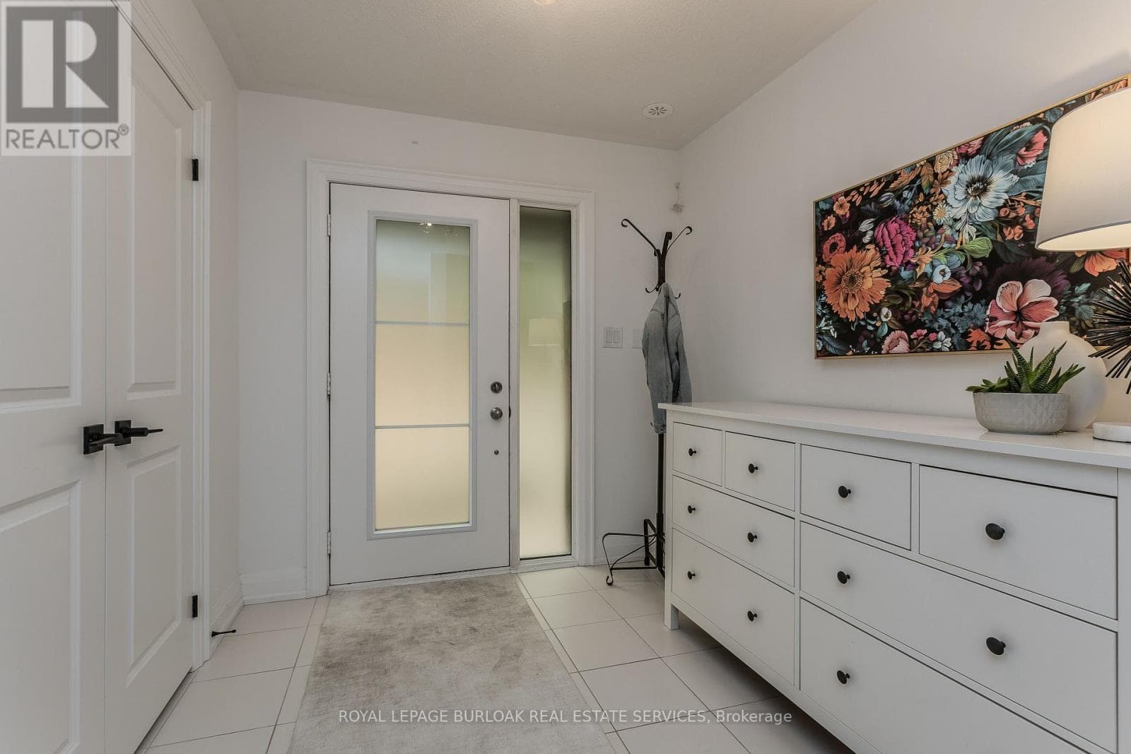 Single Family at 3- 2071 Ghent Avenue, Burlington (Brant), Ontario - Photo 4 - RE/MAX Garden City Realty
