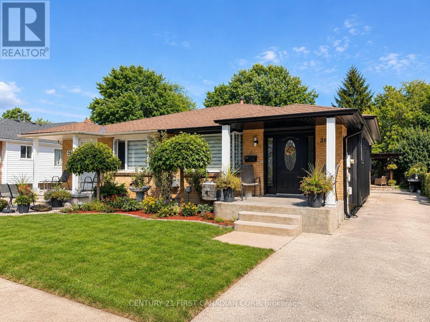28 Sasha Crescent