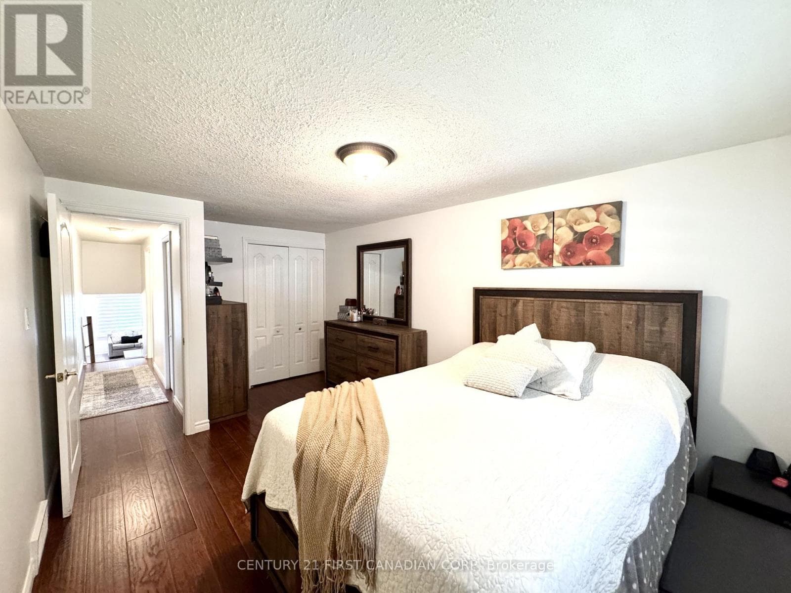 Single Family at 28 Sasha Crescent, London South (South X), Ontario - Photo 10 - RE/MAX Garden City Realty