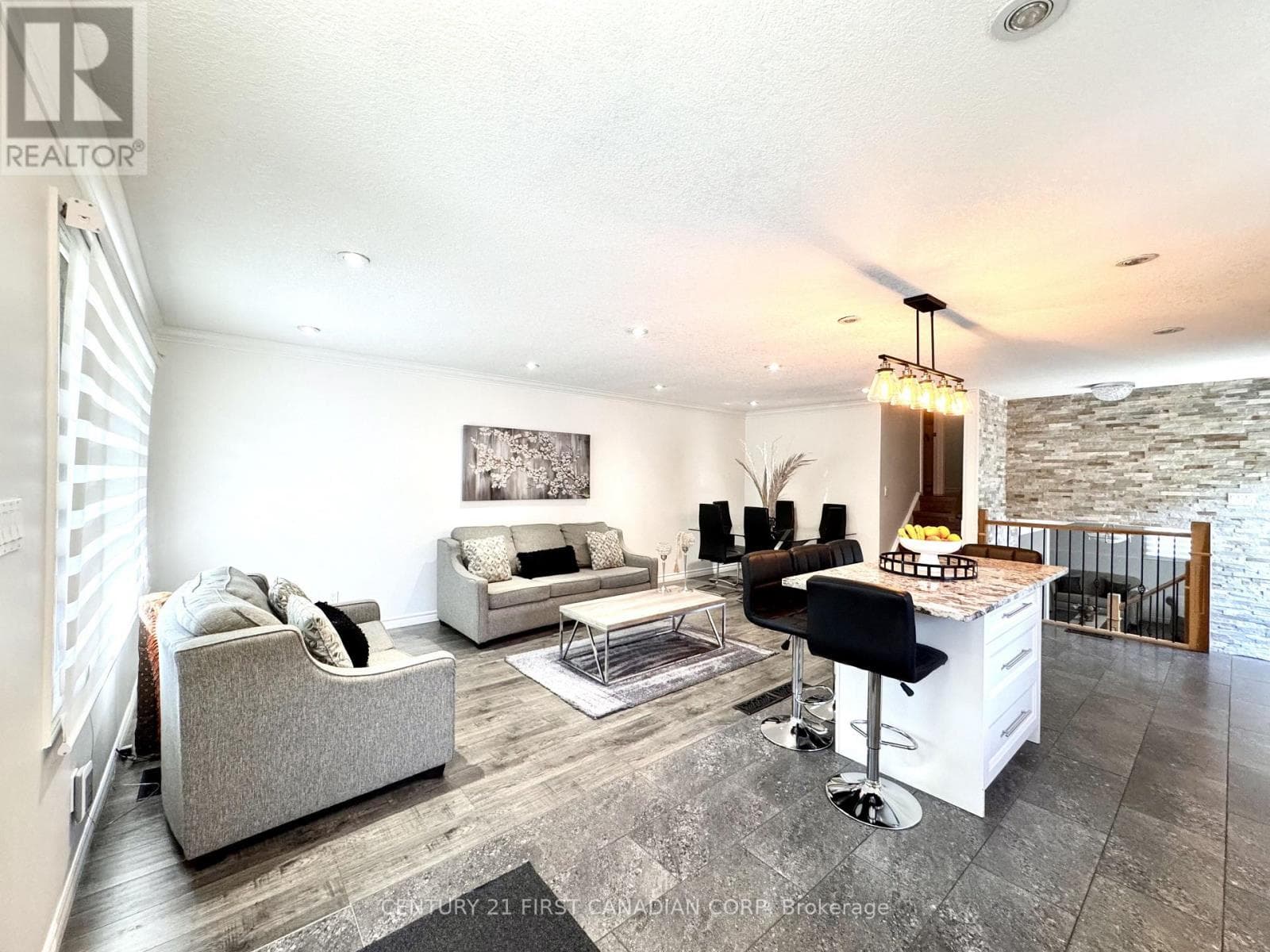 Single Family at 28 Sasha Crescent, London South (South X), Ontario - Photo 5 - RE/MAX Garden City Realty
