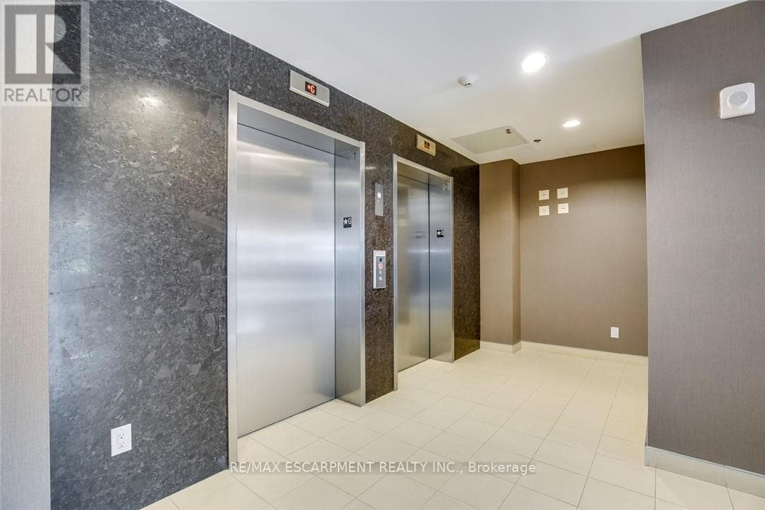 Single Family at 501- 5001 Corporate Drive, Burlington (Uptown), Ontario - Photo 5 - RE/MAX Garden City Realty