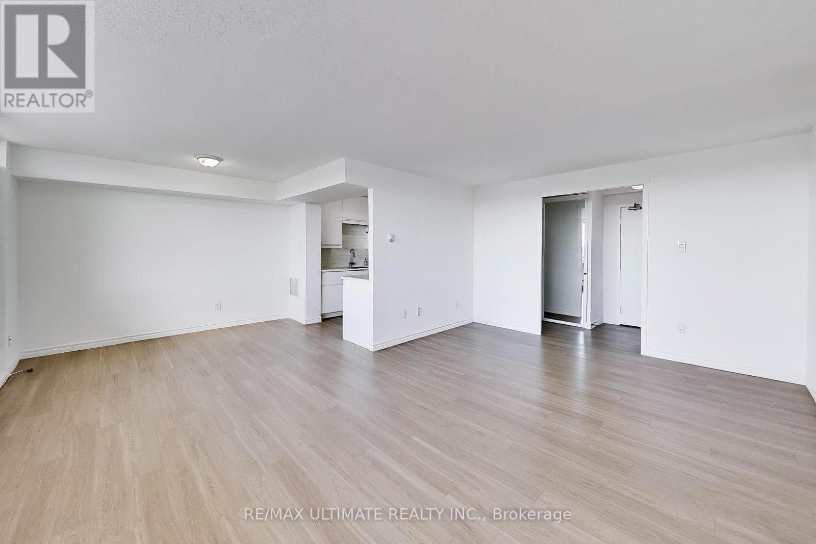 Single Family at 608- 155 Marlee Avenue, Toronto (Briar Hill-Belgravia), Ontario - Photo 7 - RE/MAX Garden City Realty